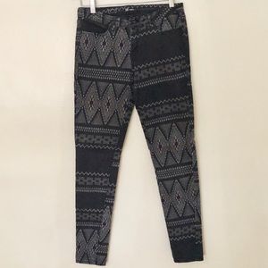 Levi’s patterned stretchable leggings